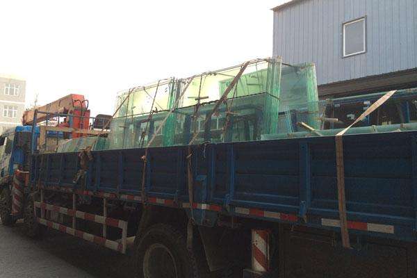 大型平板玻璃從佛山運輸到香港