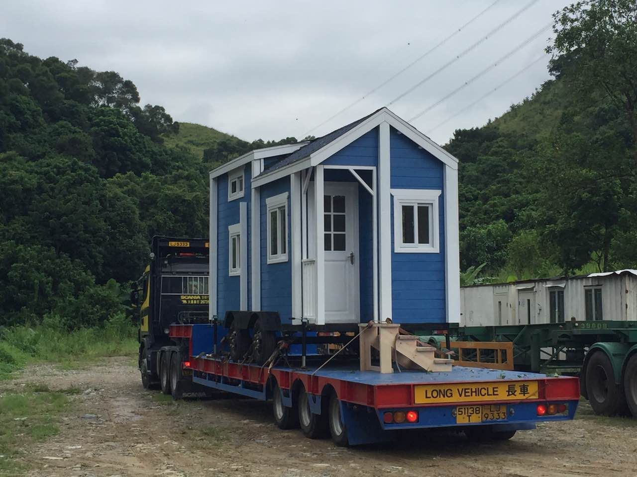 中港平板車運輸活動板房到香港