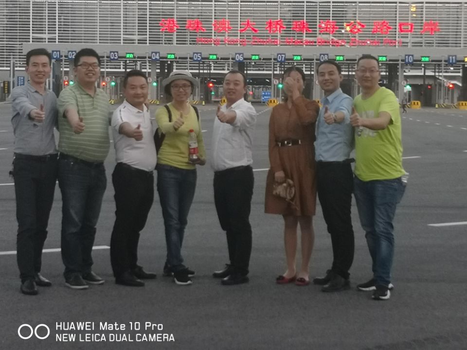 永興勝供應(yīng)鏈員工客戶合照