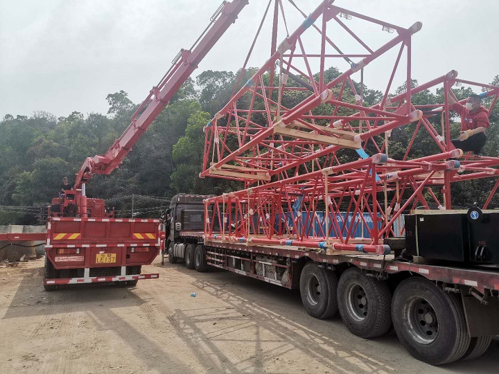 中港吊機車運輸