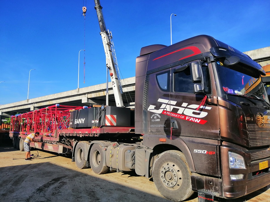 中港吊機車運輸