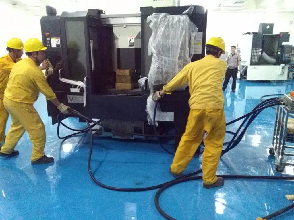 上海大型機(jī)器運(yùn)去香港